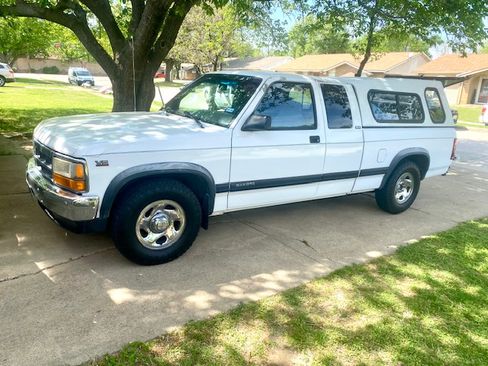 Used 1995 Dodge Dakota 2WD Club Cab image 4