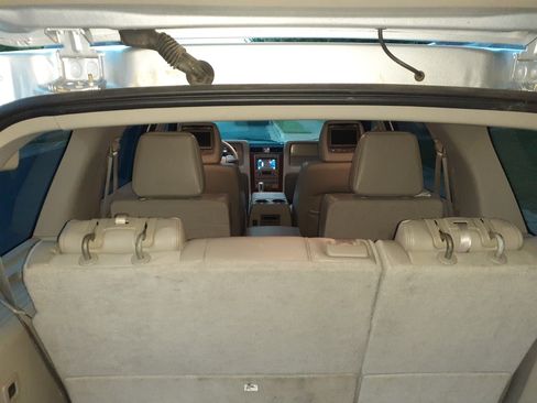 Used 2013 Lincoln Navigator 4WD w/ HD Trailer Tow Pkg image 14