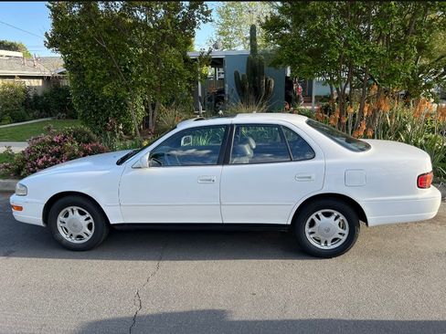 Used 1993 Toyota Camry XLE image 6