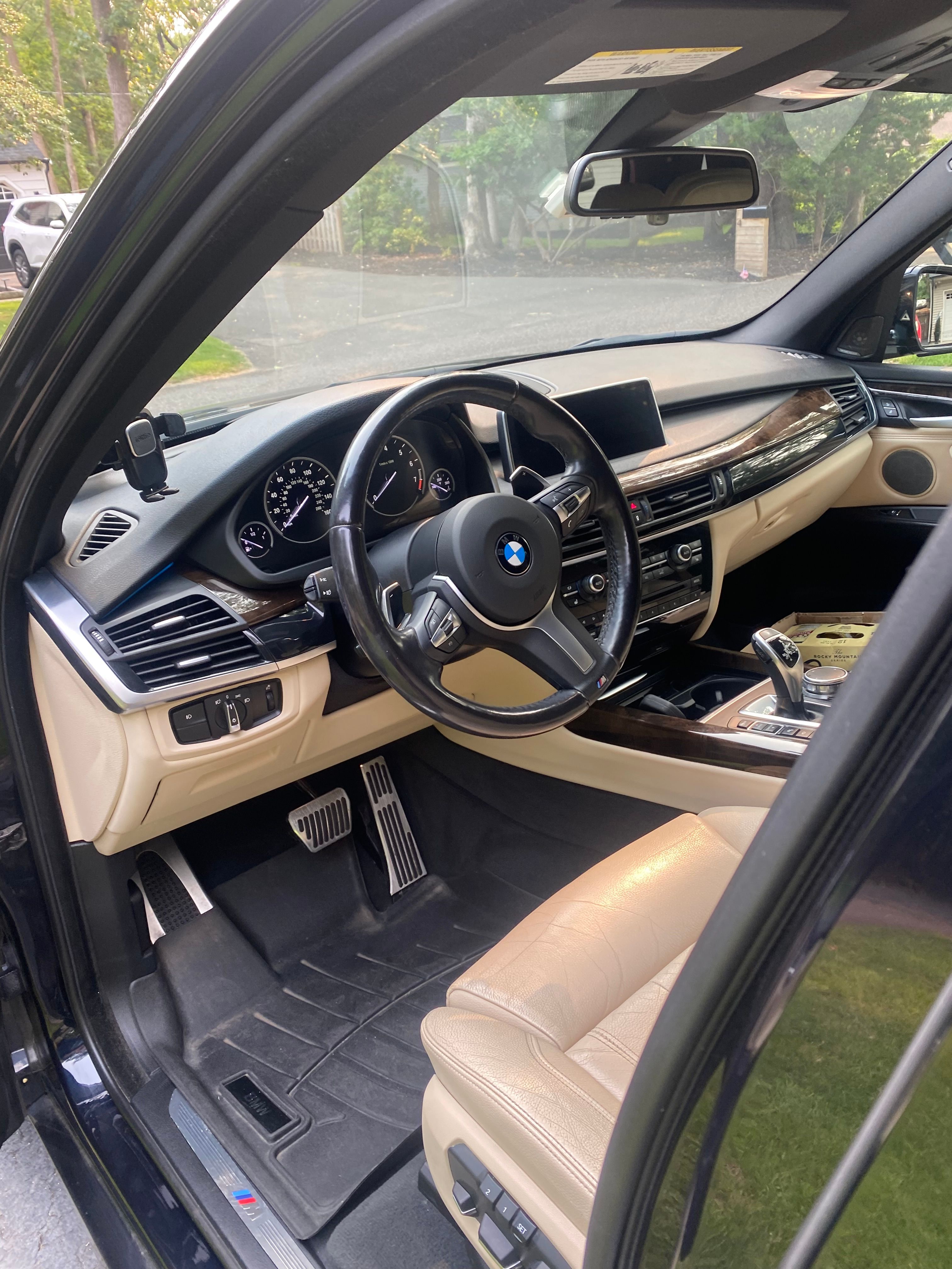Used 2018 BMW X5 xDrive35i w/ M Sport Package AWD/4WD image 6