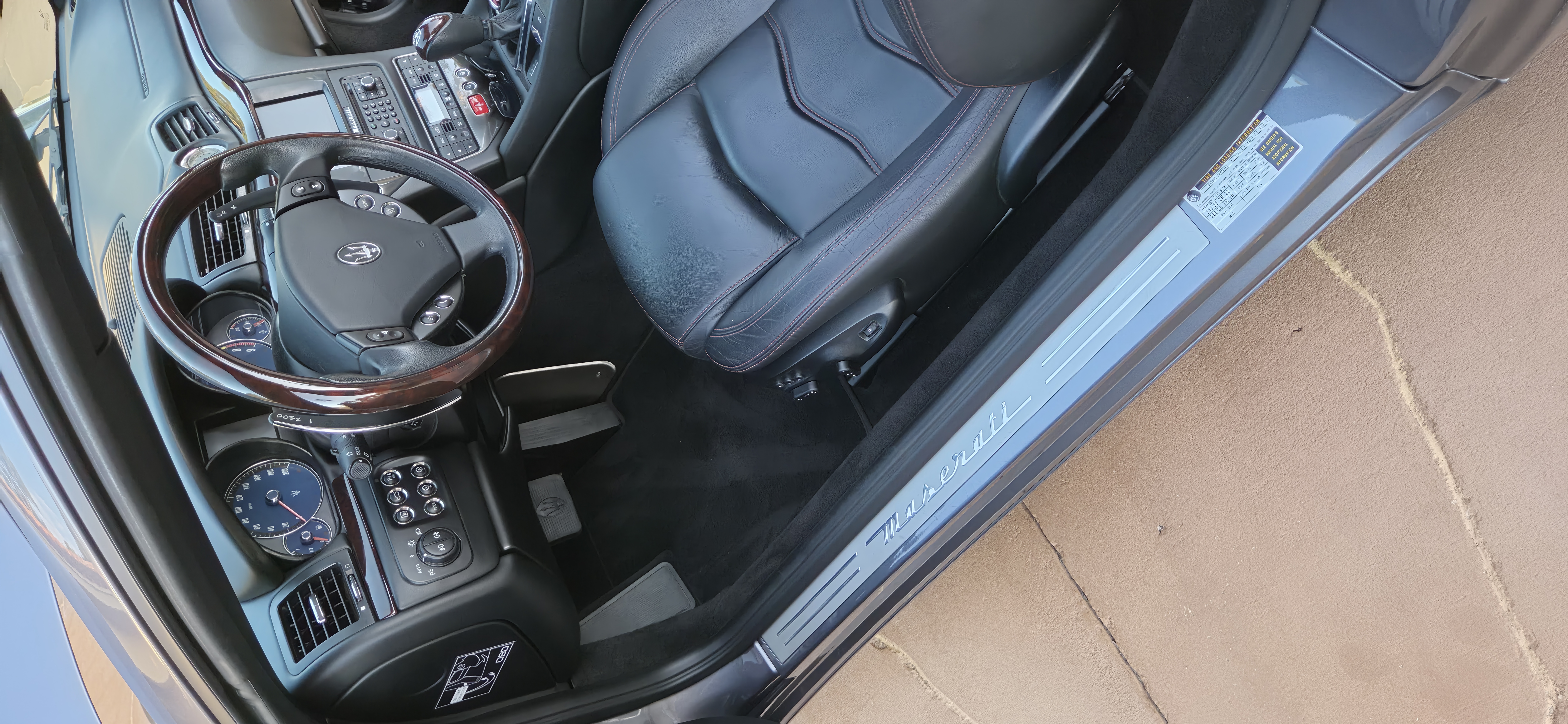 Used 2015 Maserati GranTurismo Convertible RWD image 25