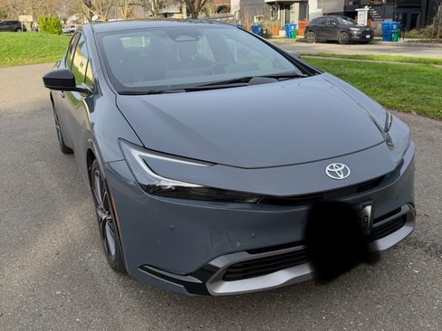 Used 2024 Toyota Prius Limited image 1