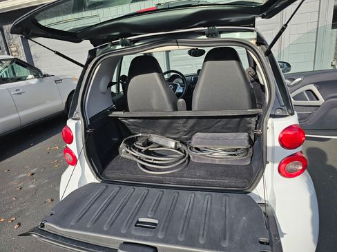 Used 2016 smart fortwo electric drive image 2