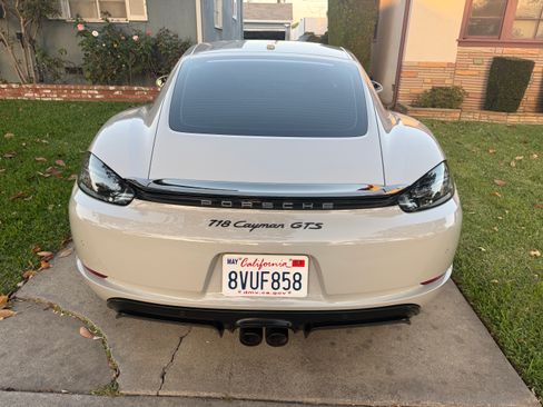 Used 2018 Porsche 718 Cayman GTS RWD image 10