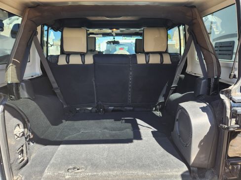 Used 2007 Jeep Wrangler Unlimited Sahara w/ Dual Top Group image 15