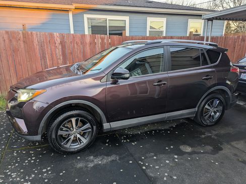 Used 2016 Toyota RAV4 XLE image 2