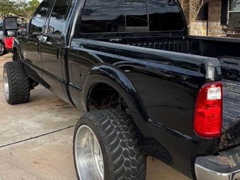 Used 2015 Ford F250 Lariat w/ Lariat Ultimate Package image 2