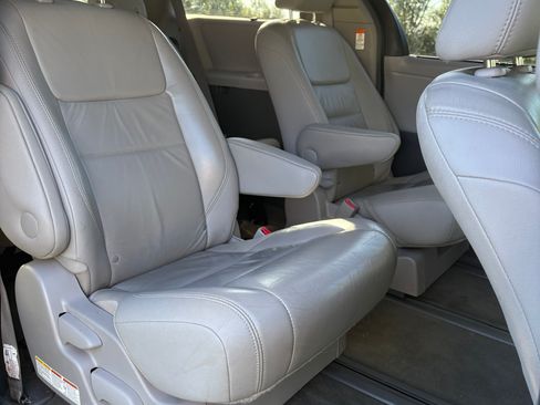 Used 2017 Toyota Sienna XLE Premium AWD/4WD image 10