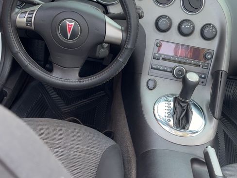 Used 2007 Pontiac Solstice Convertible w/ Preferred Package RWD image 10