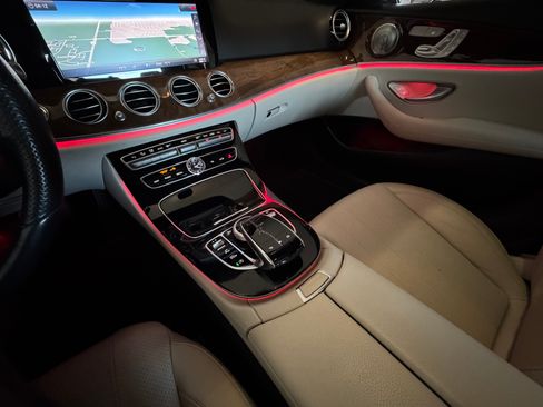 Used 2018 Mercedes-Benz E 300 image 16
