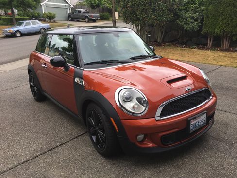 Used 2011 MINI Cooper S FWD image 1