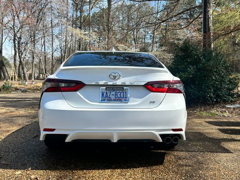 Used 2022 Toyota Camry SE w/ Audio Upgrade Package image 6