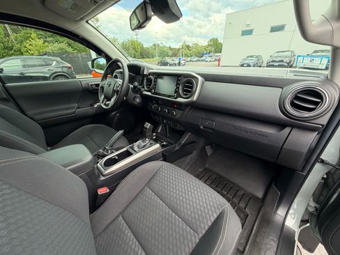 Used 2022 Toyota Tacoma SR5 w/ Trail Edition AWD/4WD image 19