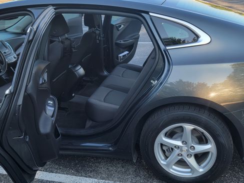 Used 2017 Chevrolet Malibu LS image 5