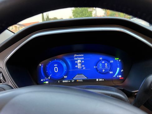 Used 2020 Ford Escape Titanium w/ Titanium Premium Package 2.0 image 1