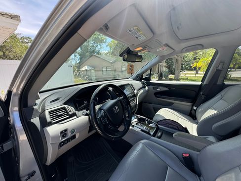 Used 2016 Honda Pilot Touring image 24