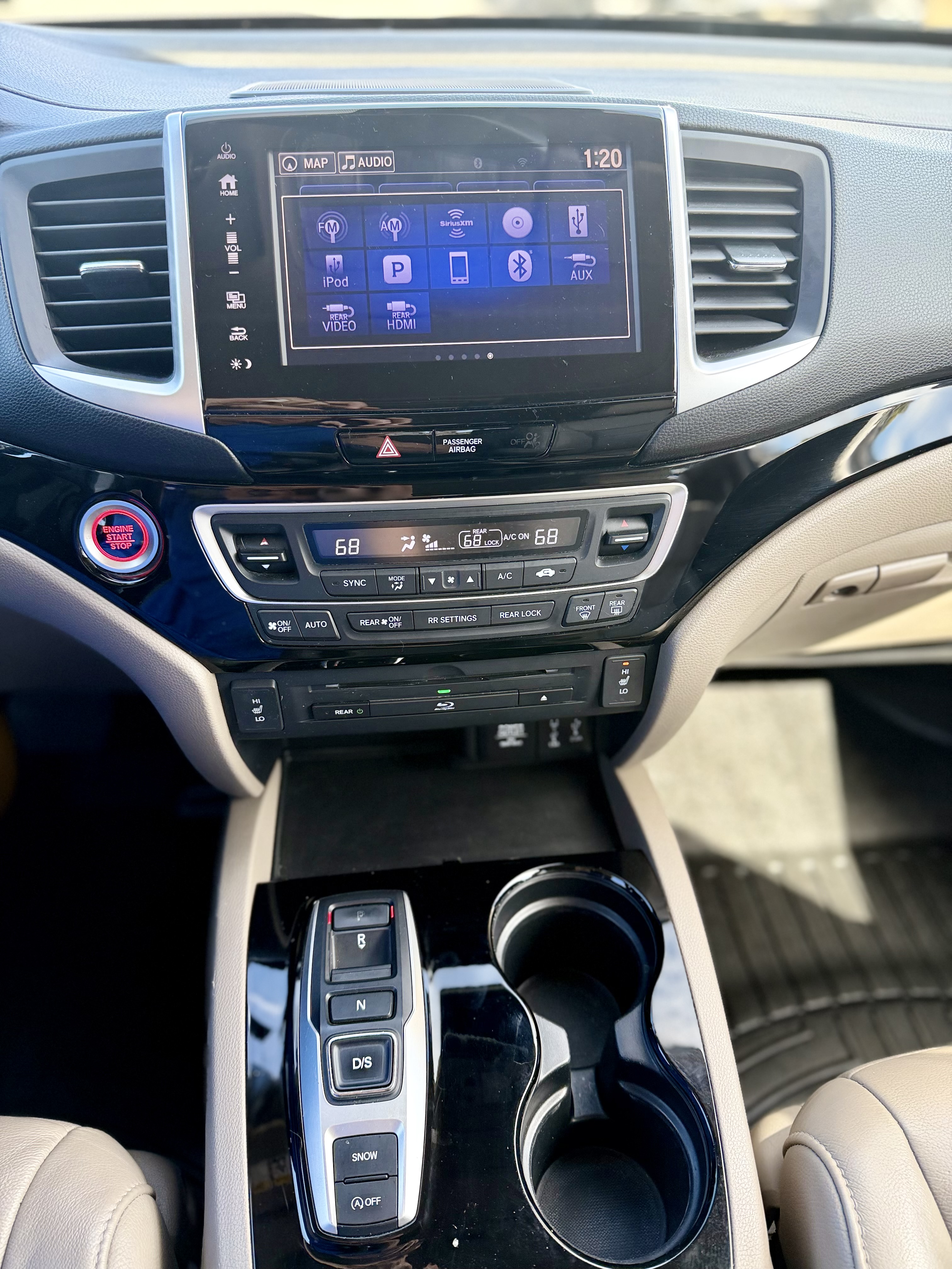 Used 2017 Honda Pilot Touring image 18