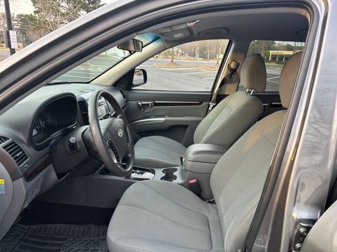 Used 2010 Hyundai Santa Fe GLS image 4