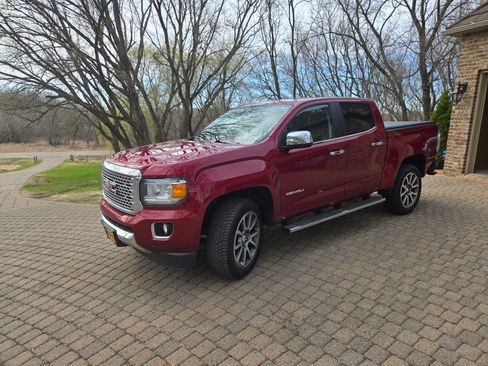 Used 2019 GMC Canyon Denali image 1