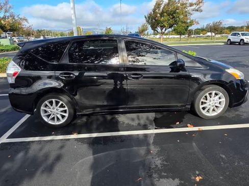 Used 2012 Toyota Prius V Five image 9