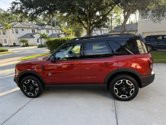 Used 2022 Ford Bronco Sport Outer Banks w/ Tech Package AWD/4WD image 1