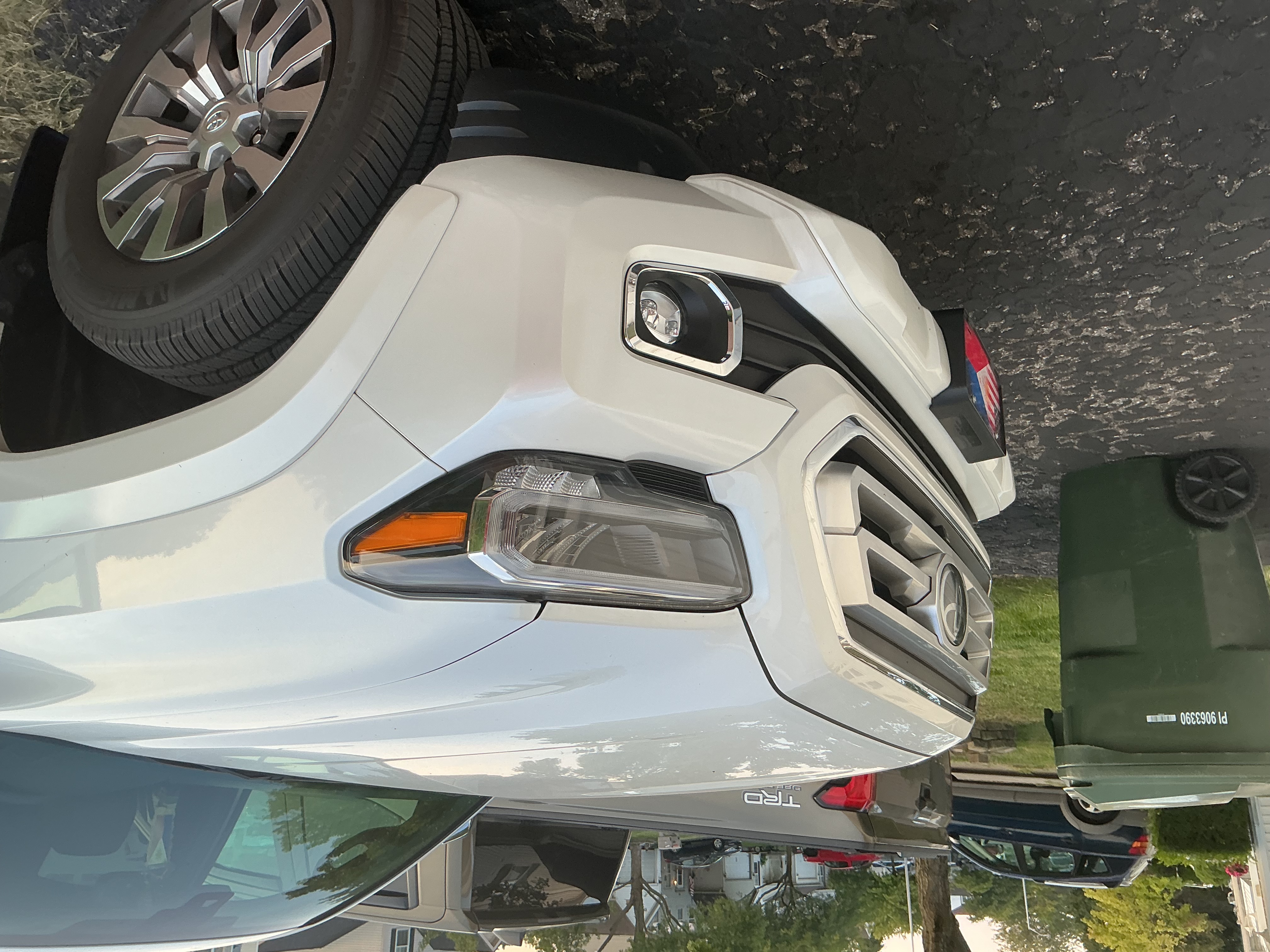 Used 2023 Toyota Tacoma Limited AWD/4WD image 6
