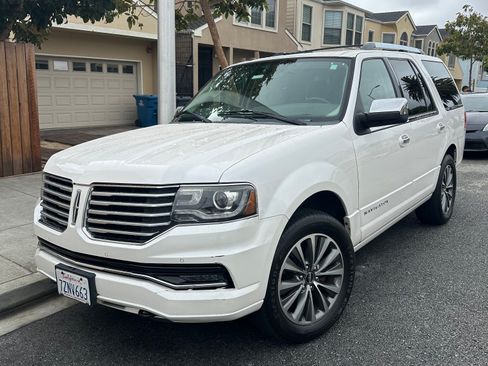 Used 2017 Lincoln Navigator Select AWD/4WD image 6