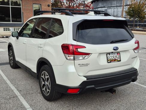 Used 2019 Subaru Forester Premium image 6