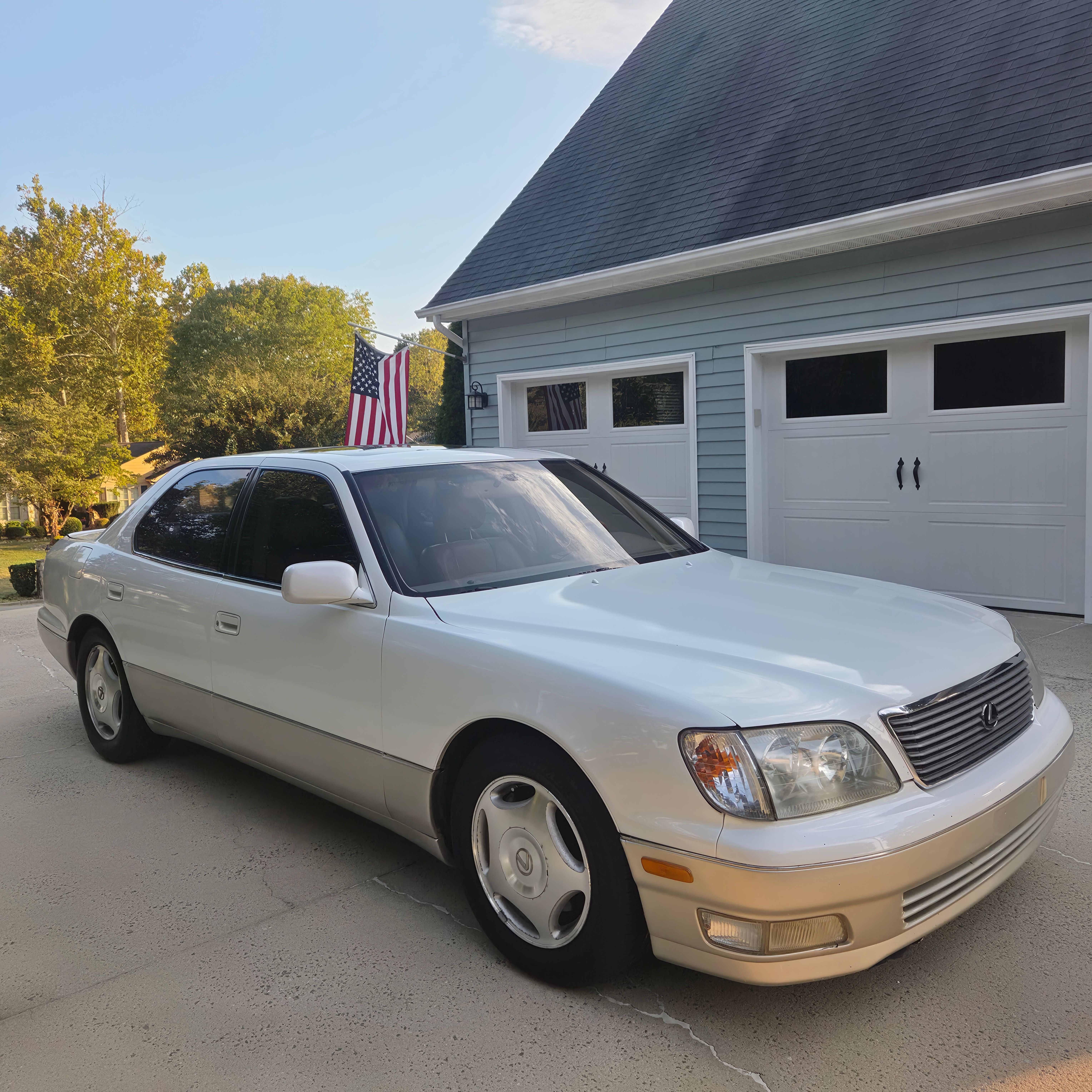 Used 1998 Lexus LS 400 RWD image 6