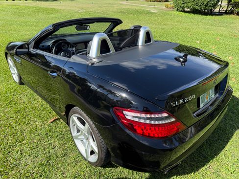 Used 2012 Mercedes-Benz SLK 250 image 5