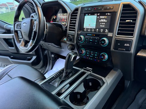 Used 2018 Ford F150 Raptor w/ Equipment Group 802A Luxury image 18