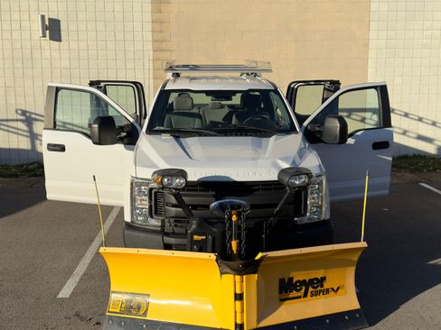 Used 2017 Ford F250 XL image 2