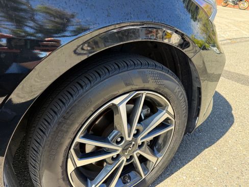 Used 2023 Kia Forte LXS w/ LXS Technology Package FWD image 12