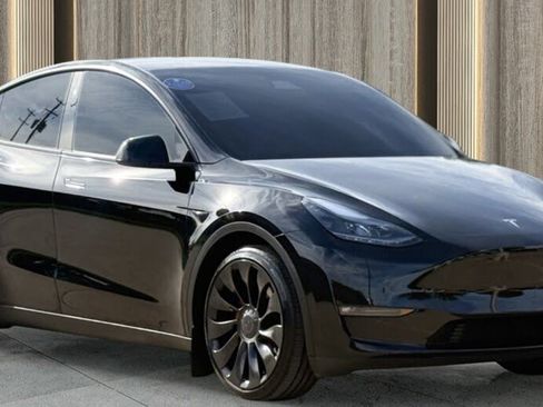 Used 2023 Tesla Model Y Performance image 1