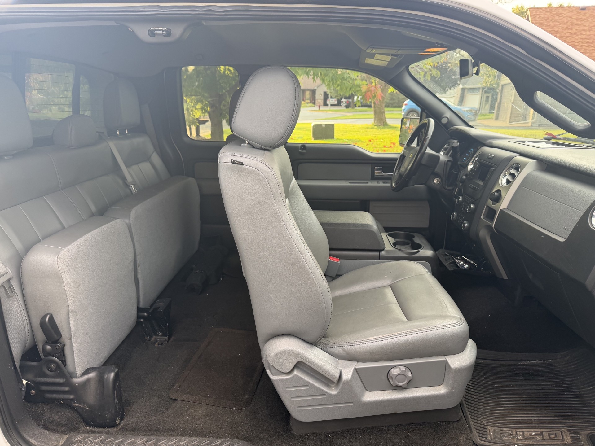 Used 2014 Ford F150 XLT w/ Equipment Group 302A Luxury AWD/4WD image 9