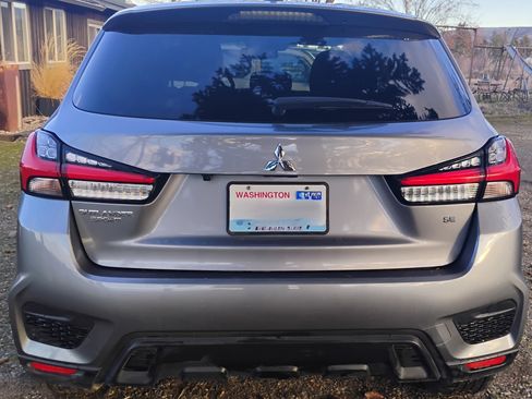 Used 2021 Mitsubishi Outlander Sport SE image 15