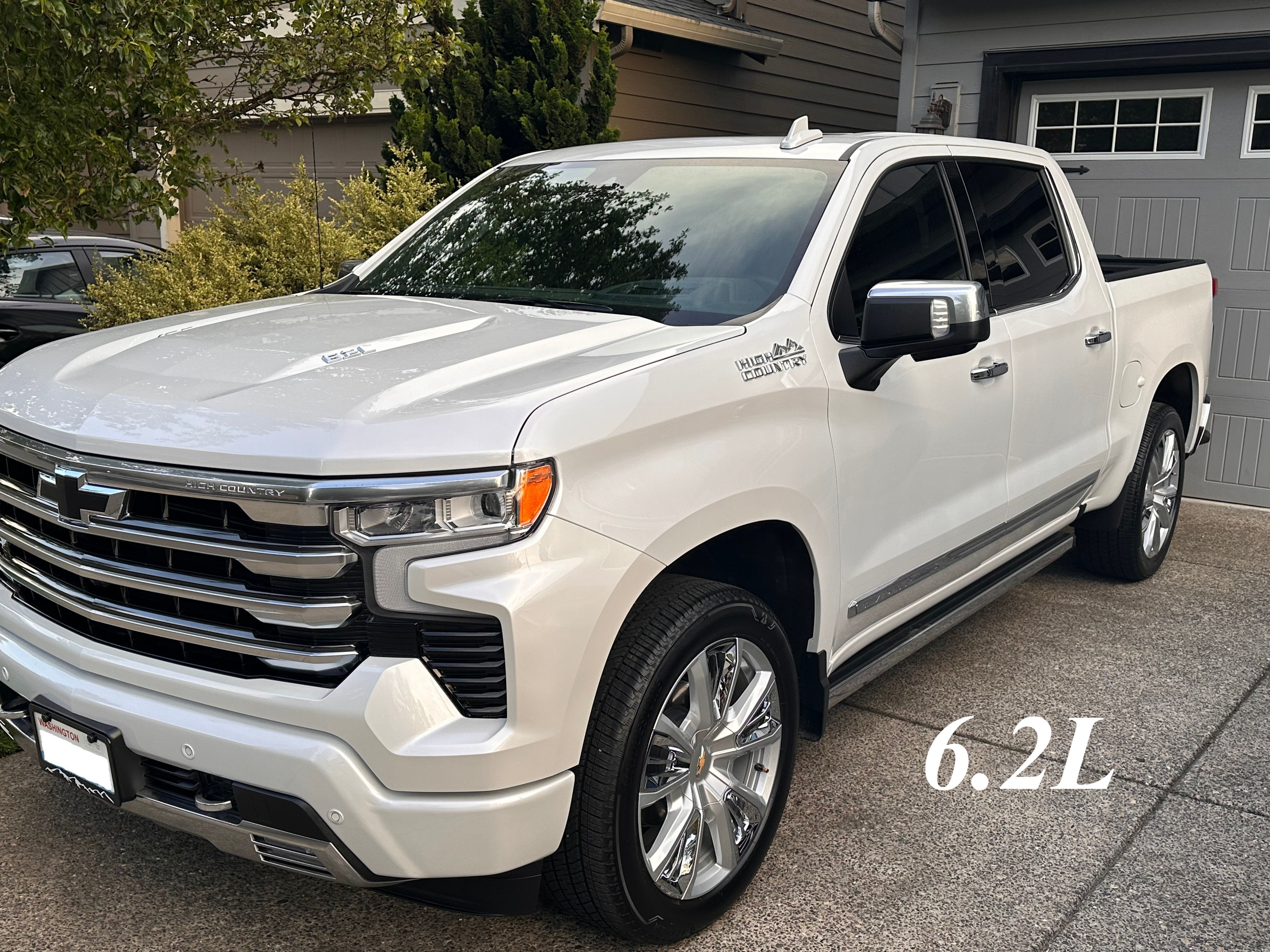 Used 2024 Chevrolet Silverado 1500 High Country w/ High Country Premium Package AWD/4WD image 30