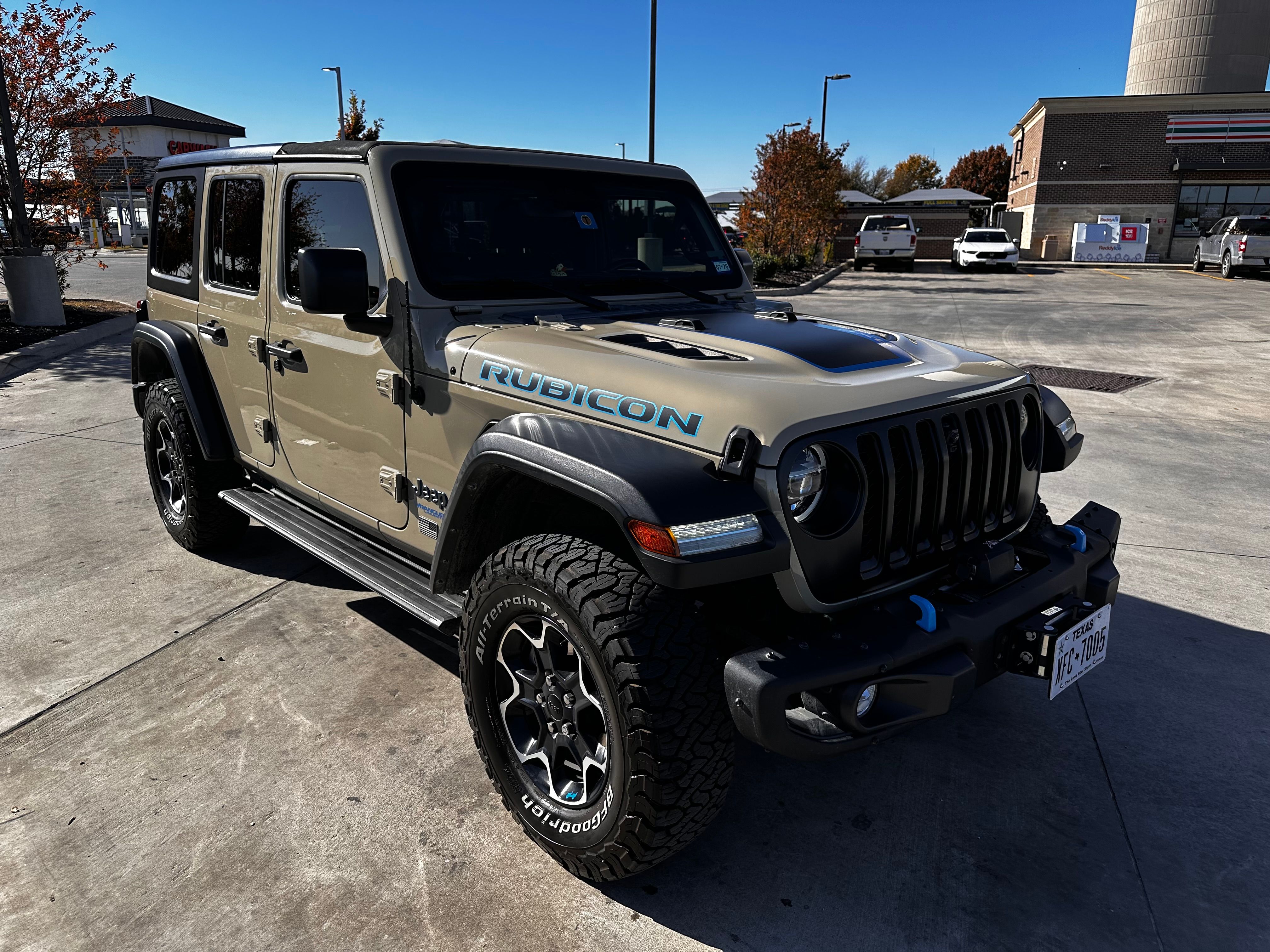 Used 2022 Jeep Wrangler Unlimited Rubicon 4xe w/ Steel Bumper Group AWD/4WD image 1