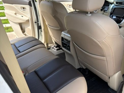 Used 2018 Nissan Murano SV FWD image 15