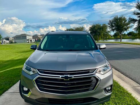 Used 2019 Chevrolet Traverse LT FWD image 5