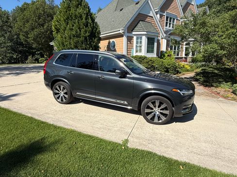 Used 2022 Volvo XC90 T8 Inscription w/ Advanced Package AWD/4WD image 4