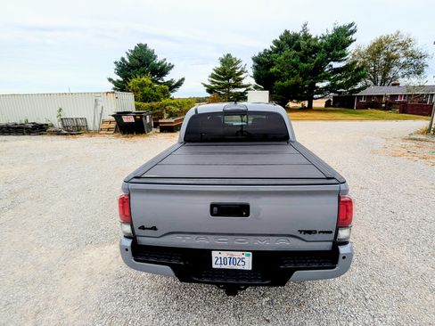 Used 2017 Toyota Tacoma TRD Pro image 6
