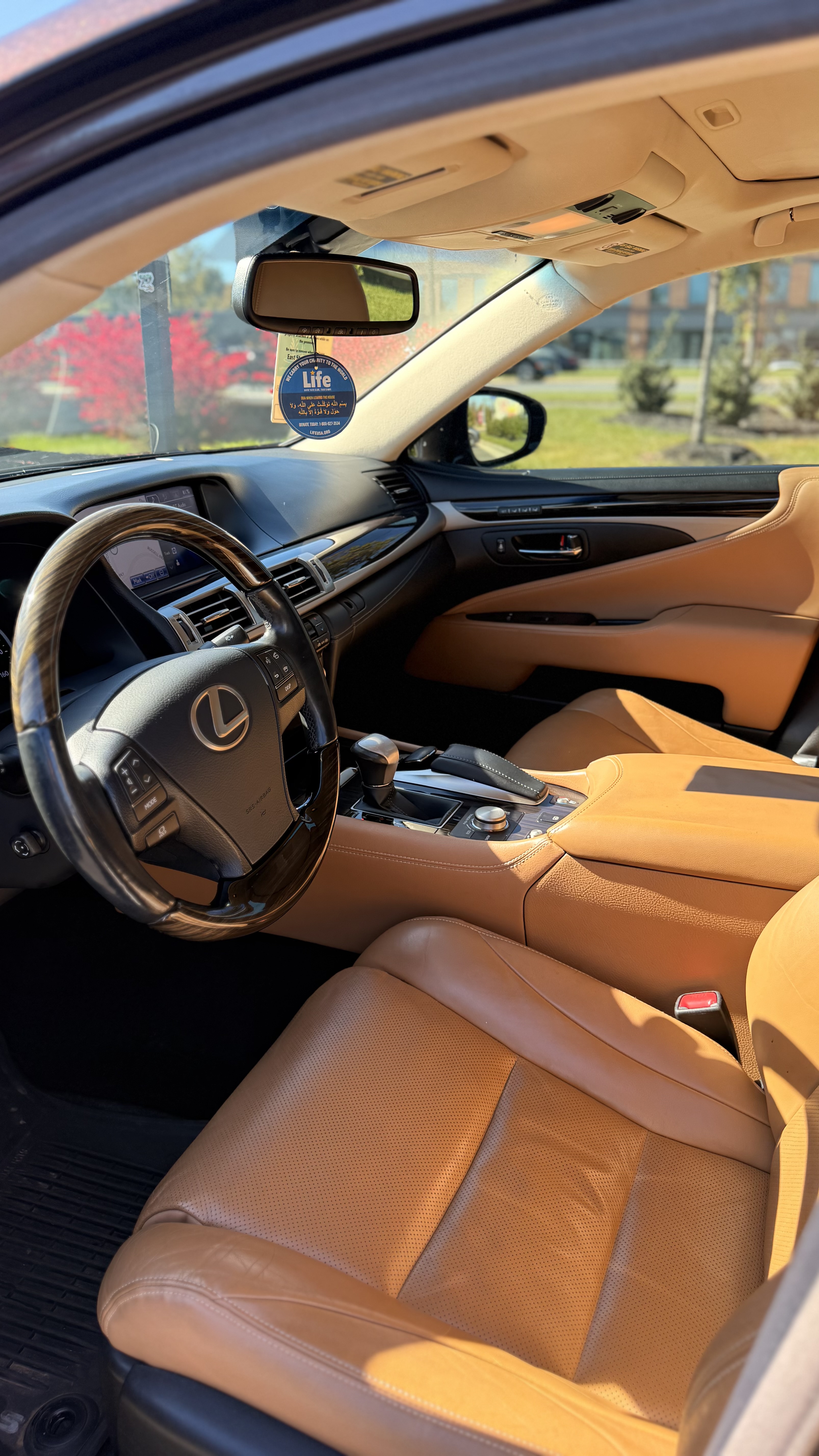 Used 2014 Lexus LS 460 AWD w/ Comfort Package image 5