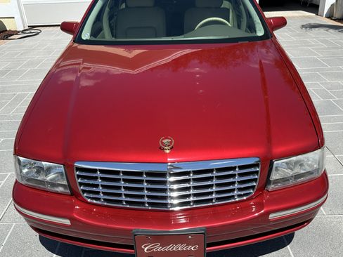 Used 1997 Cadillac De Ville Sedan image 2