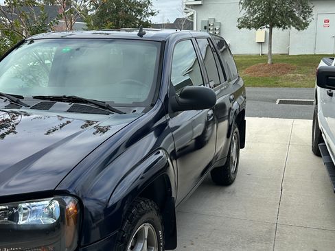 Used 2009 Chevrolet TrailBlazer LT w/ Sun And Sound Package image 5