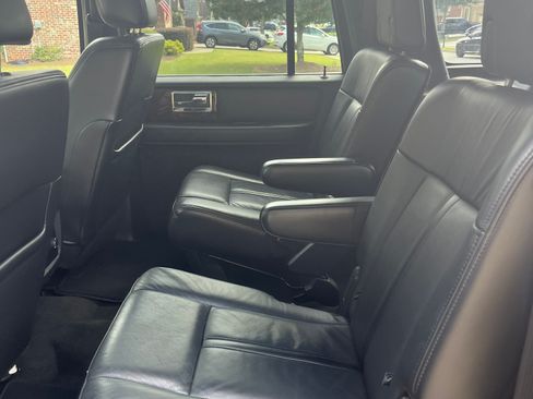 Used 2015 Lincoln Navigator L 2WD image 15