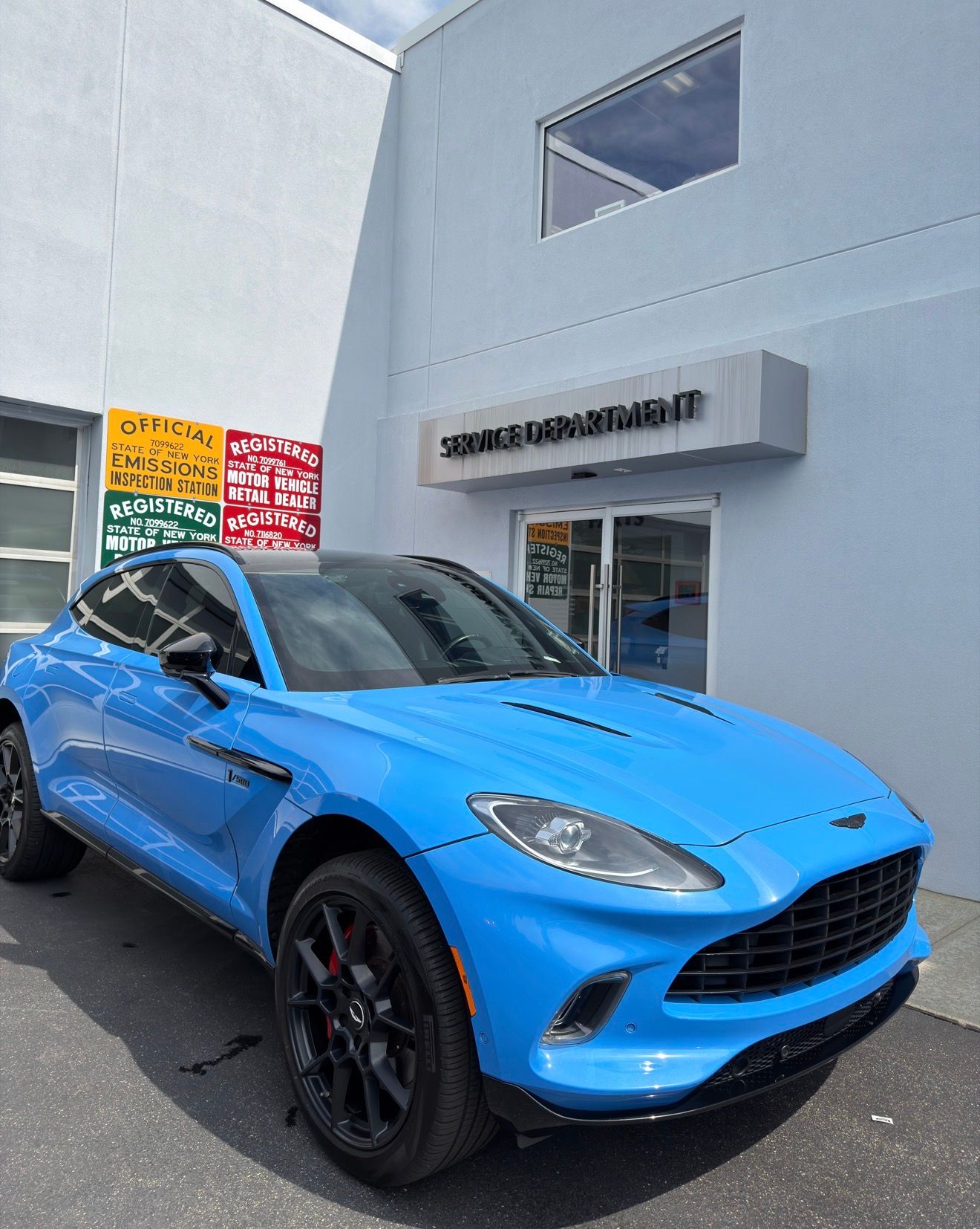 Used 2021 Aston Martin DBX AWD/4WD image 6