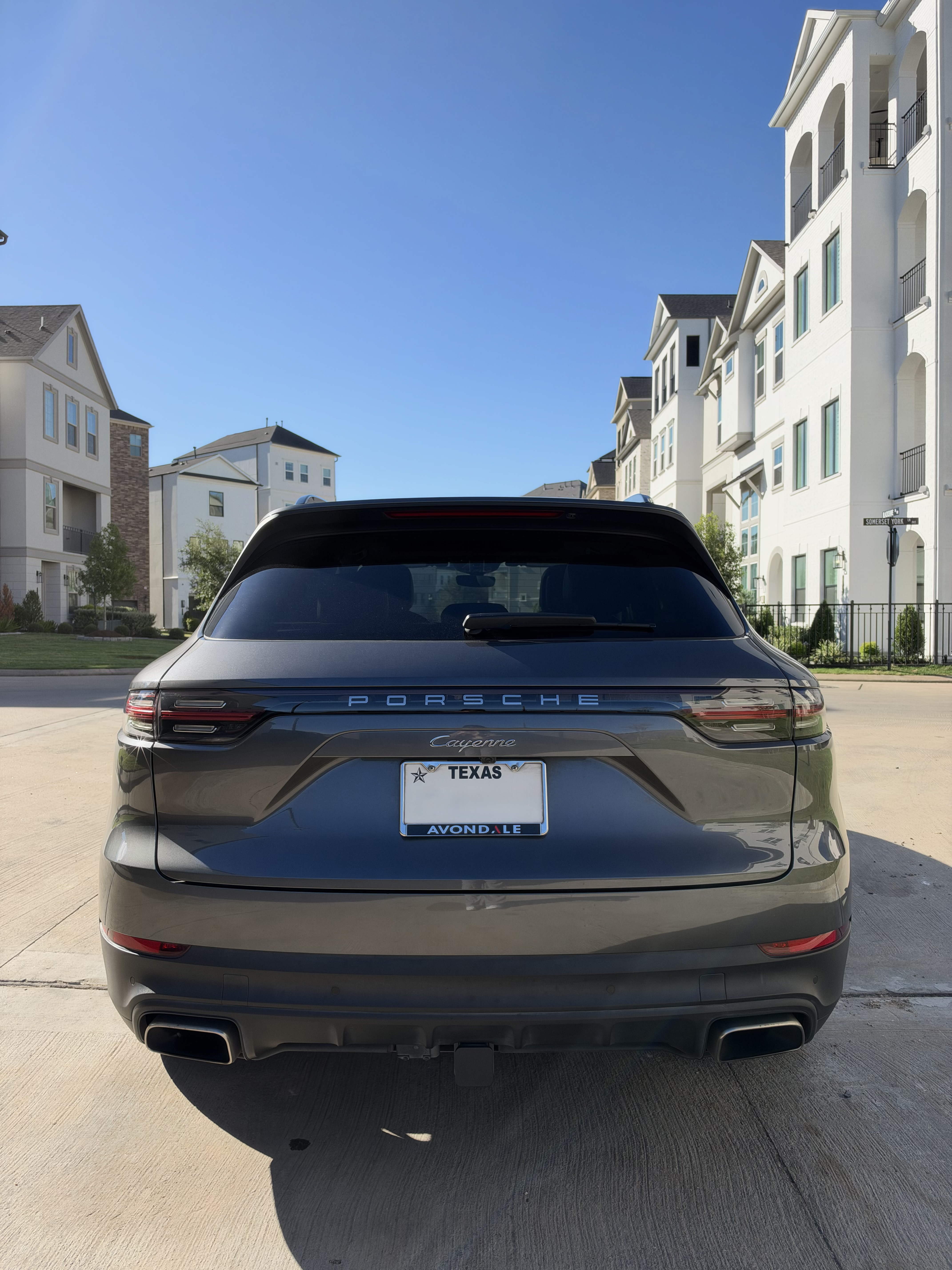 Used 2022 Porsche Cayenne AWD/4WD image 16