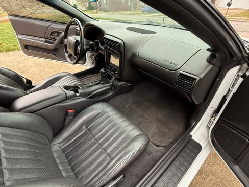 Used 2001 Chevrolet Camaro Z28 w/ Preferred Equipment Group 2 image 16