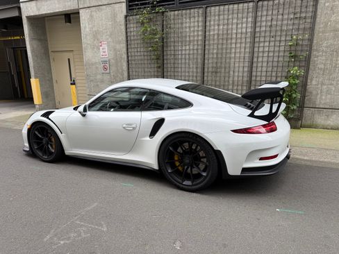 Used 2016 Porsche 911 GT3 RS RWD image 2